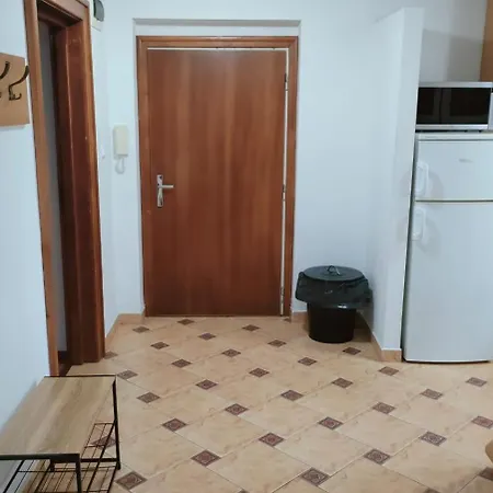 Apartment 2 Bedroom Big Center As Nivy 85m